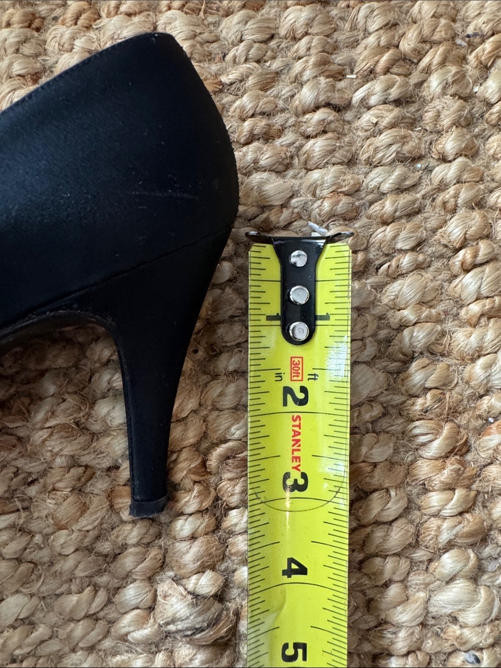 Vintage Stuart Weitzman Ingledew’s Black Mesh Pumps Size 5 - Picture 11 of 11